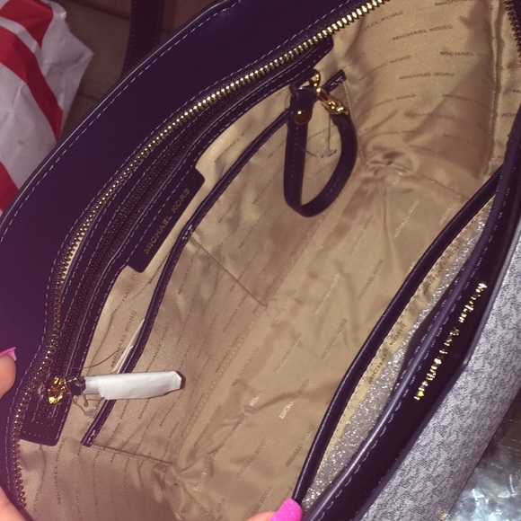 Michael kors purse and wallet set - Picture 7 of 7